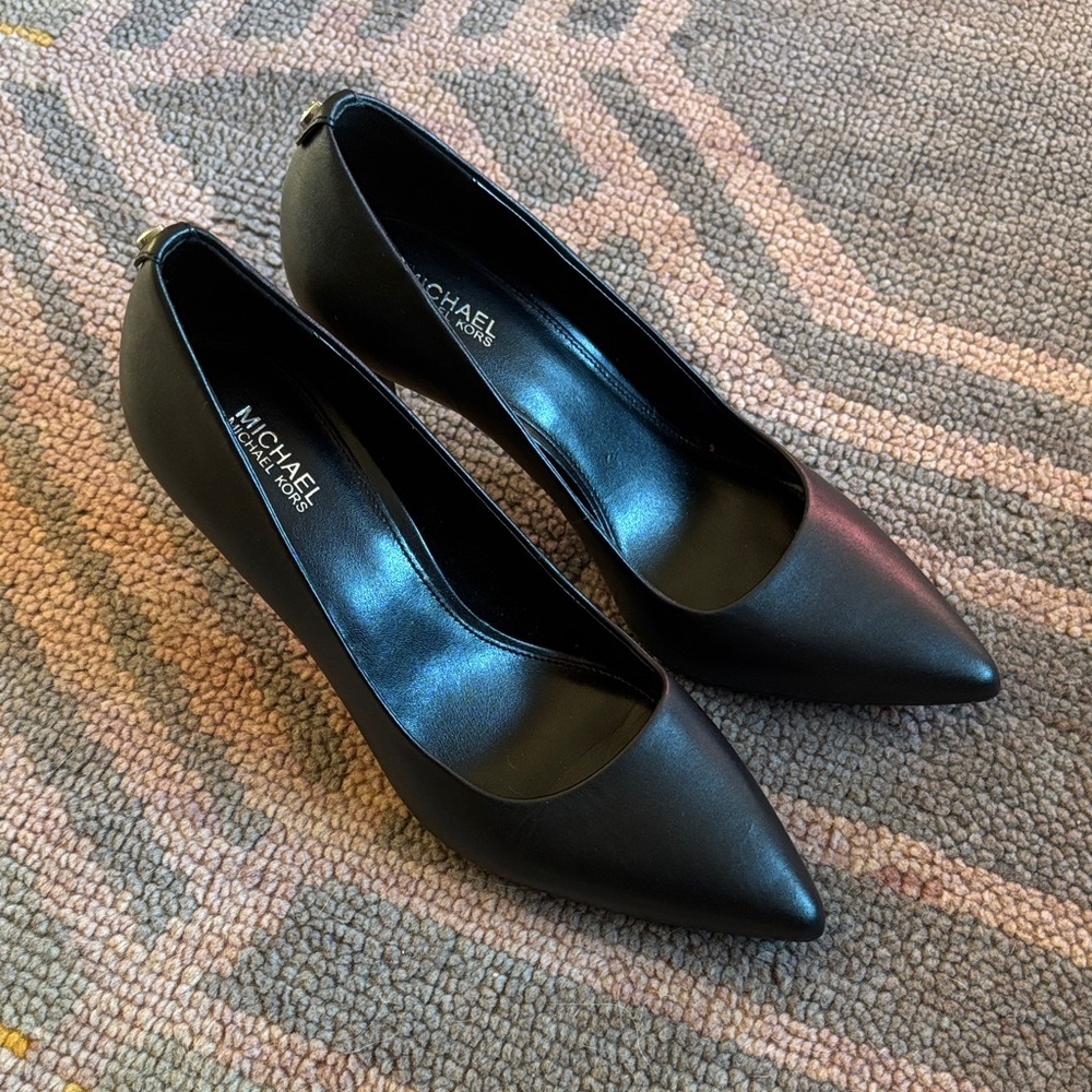 Michael Kors Black Pointed Toe Heels
